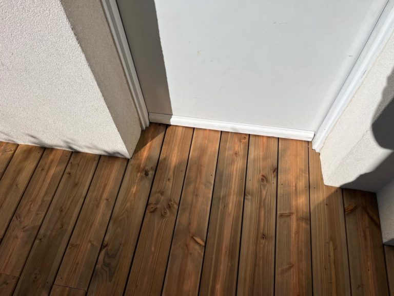 éalisation de petites terrasses bois en résidence à Montpellier