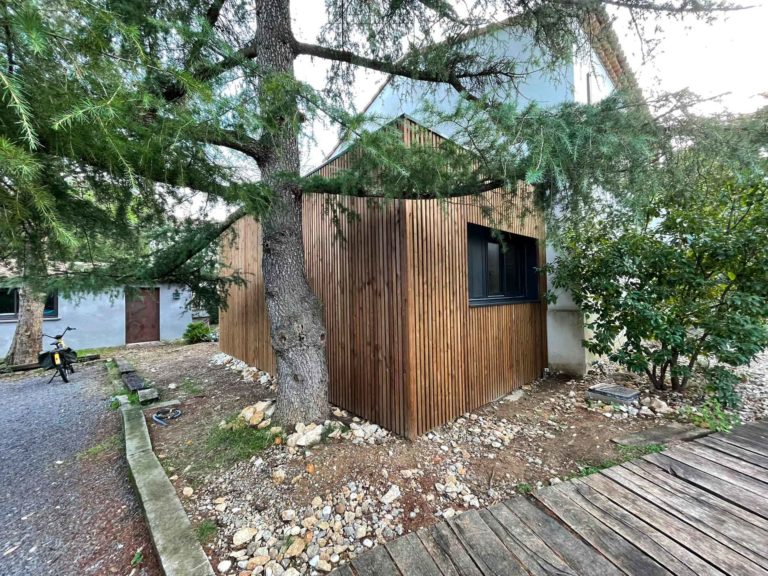 Construction Bardage claire voie sur extension à Montpellier par TOLTEQUE