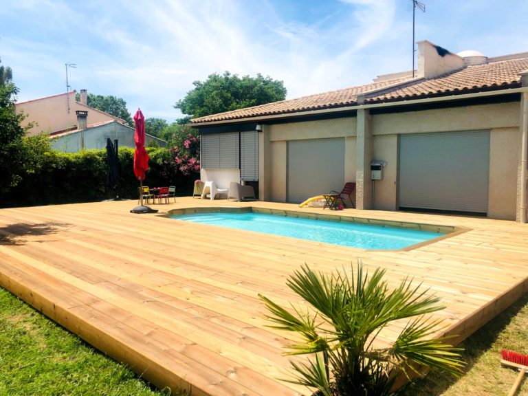 réalisation d'une terrasse de piscine en pin français à Montpellier