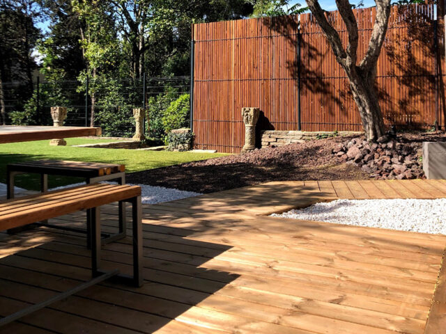 Terrasse et clôture en pin français à Montpellier