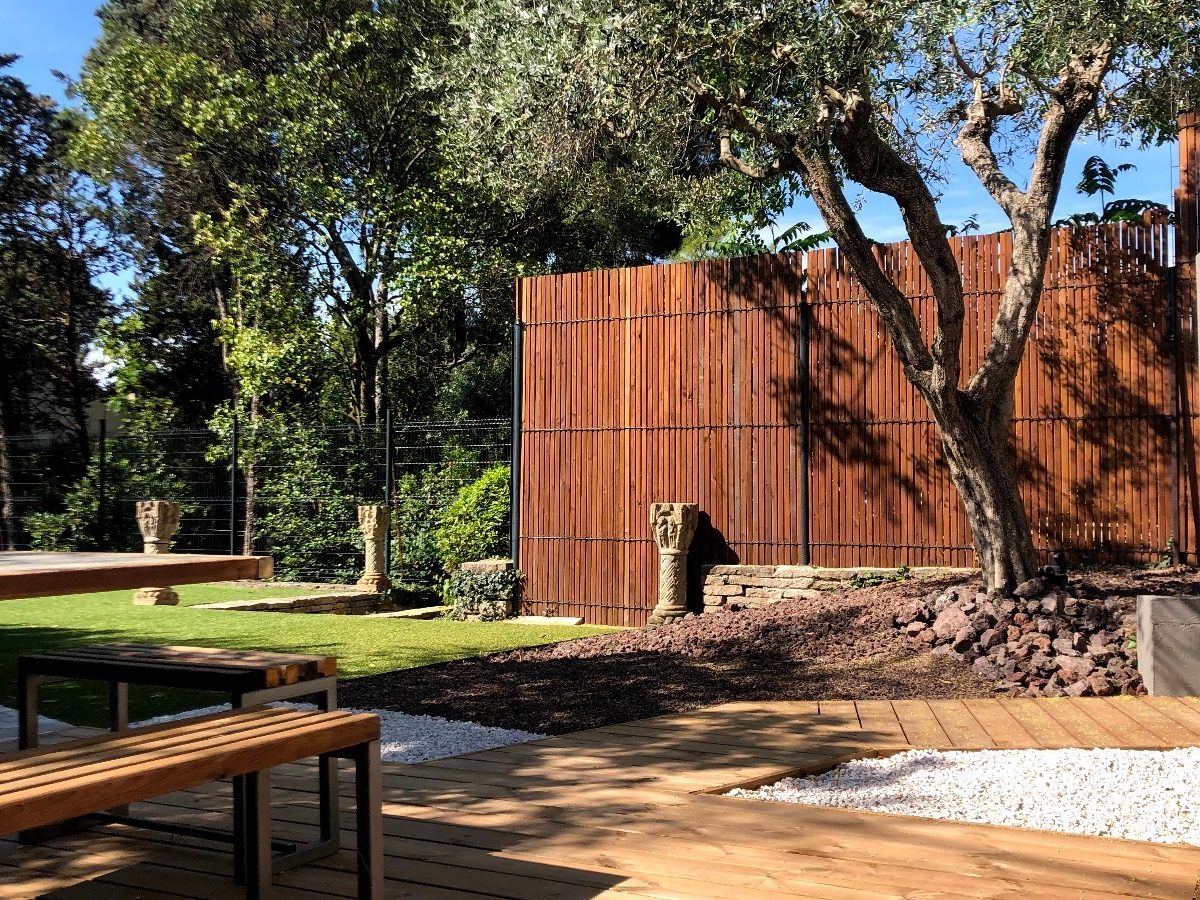 Terrasse et clôture en pin français à Montpellier